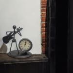 Elegant Decorative Musical Metal Stand with Clock - Timeless Home Decor