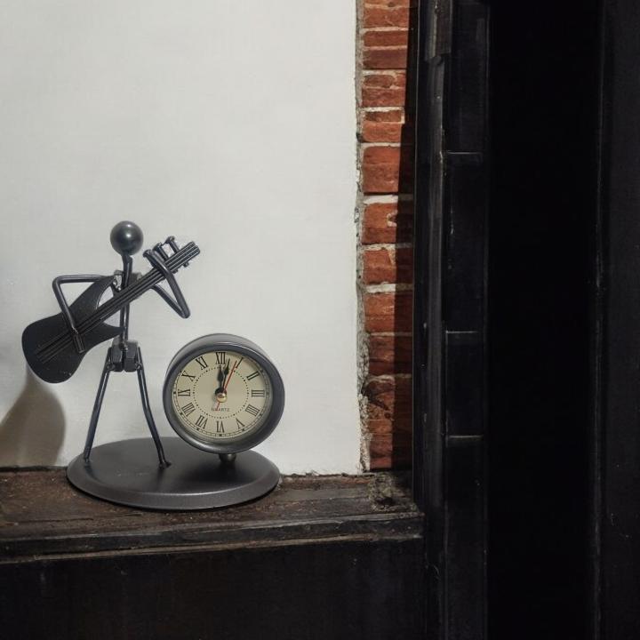 Elegant Decorative Musical Metal Stand with Clock - Timeless Home Decor