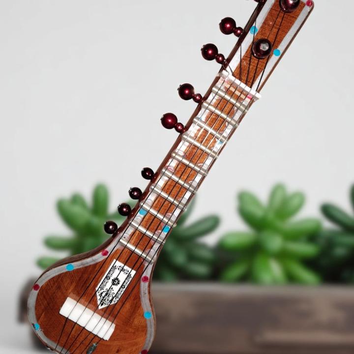 Miniature Sitar Musical Instrument – Handcrafted Decor for Classical Music Enthusiasts