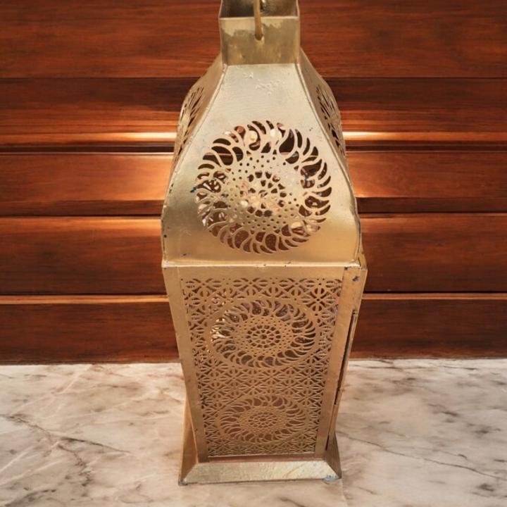Metal Lamp Holder – Stylish & Modern Accent for Home Decor